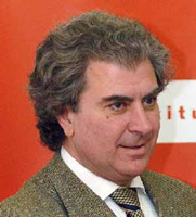 César Antonio Molina